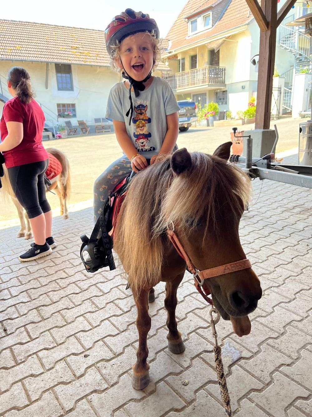 Ponyreiten am Samstag Pro Kind